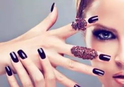 频繁美甲惹病风险高 乱用或增患癌、胎儿畸形与不孕风险