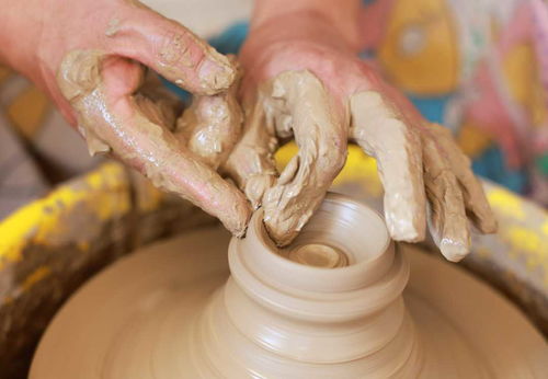 非遗产品助村民增收 巧手编织幸福生活